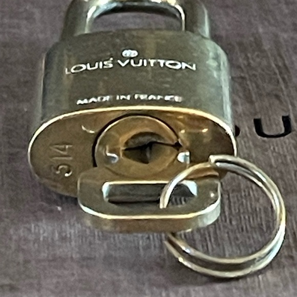 Lot of 2 Louis Vuitton Cadena Brass lock and key sets #314 and #315 - Picture 5 of 9